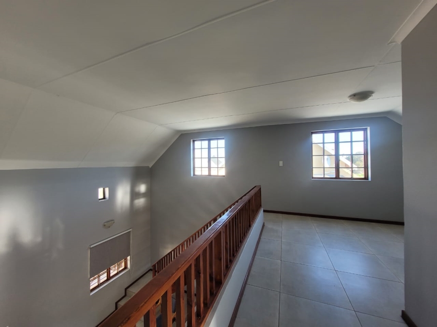 To Let 3 Bedroom Property for Rent in Humansdorp Eastern Cape